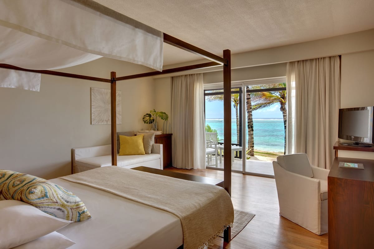 Prestige Room, Sea View (Adults Only) | Minibar, in-room safe, free WiFi, bed sheets