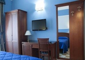Tweepersoonskamer | Een minibar, een kluis op de kamer, geluiddichte muren, babybedden
