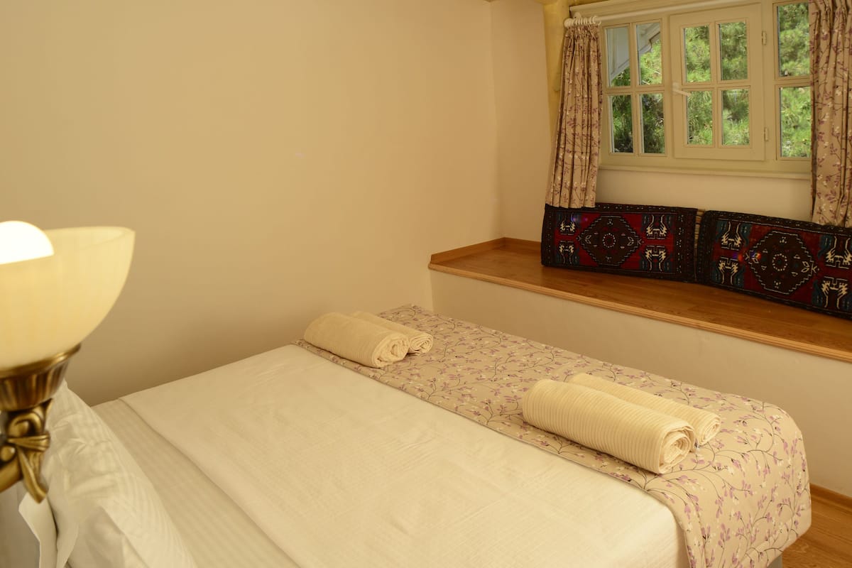 Executive Suite Room with Balcony and Forest View | Memory foam beds, minibar, in-room safe, soundproofing
