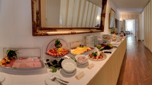 Unclassified image, 3 of 32, button - Hotel Friedrich-Franz-Palais (Bad Doberan)