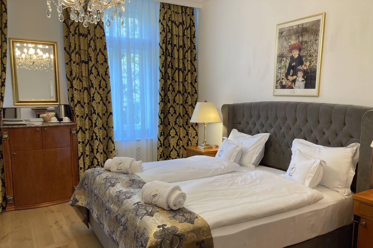 Habitación doble superior | Wifi gratis y ropa de cama