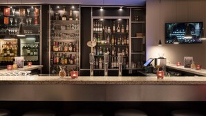 Bar (on property) - Essential by Dorint Essen (Essen)