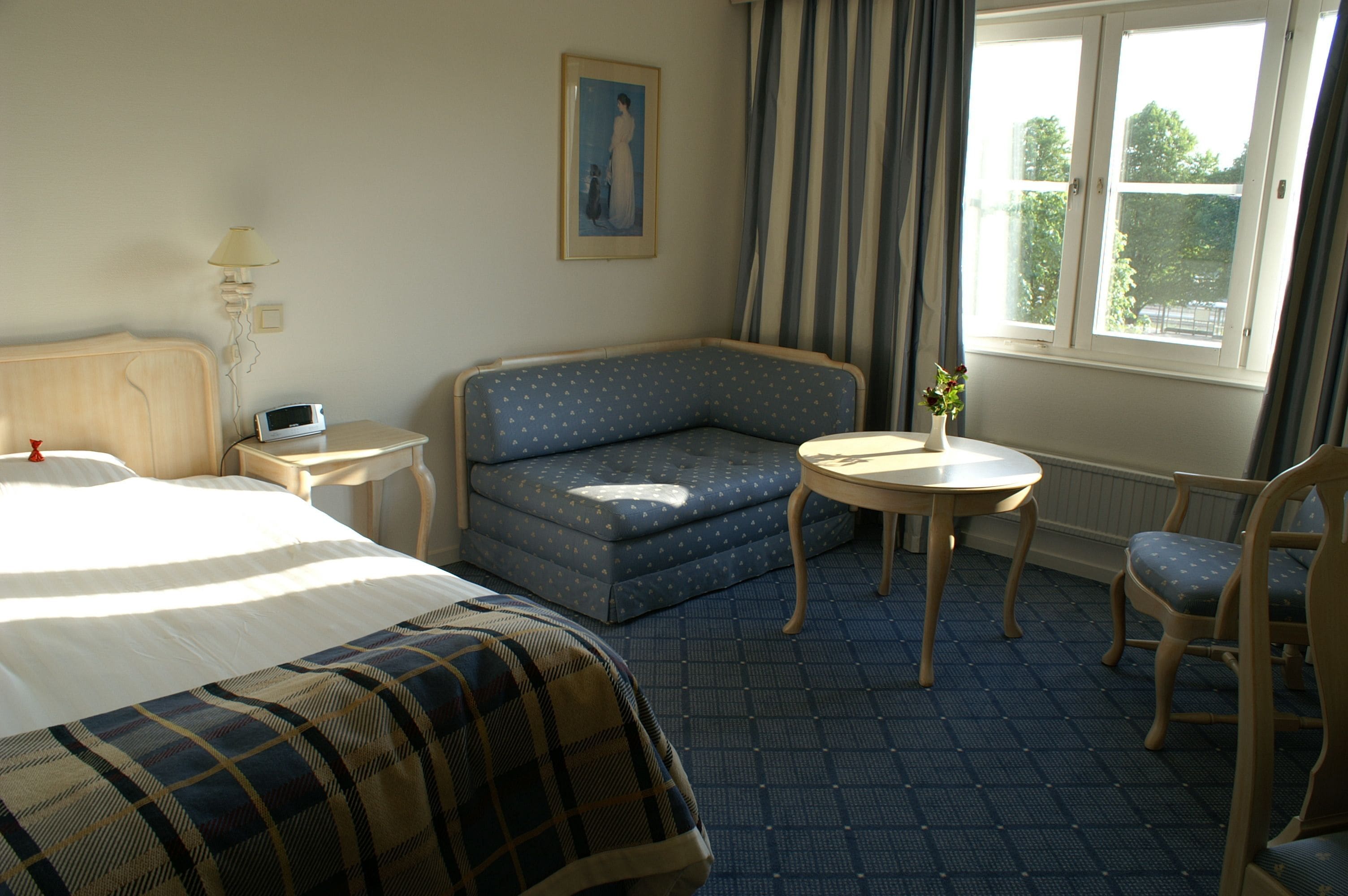 superior single room | premium bedding, minibar, in-room safe, individually decorated