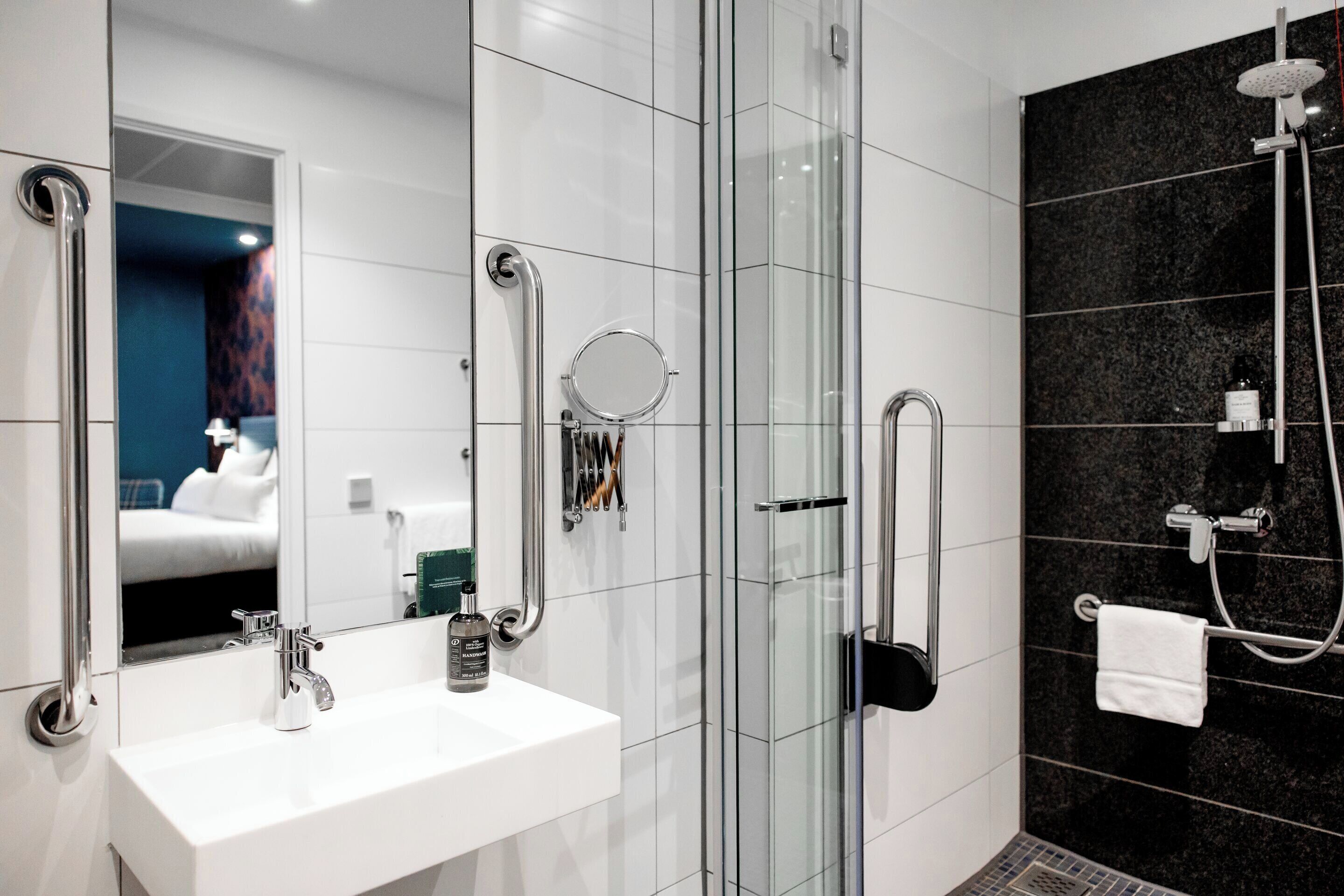 Photo - Motel One Edinburgh-Princes