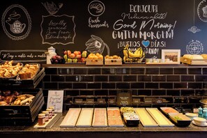 Desayuno continental todos los días (con cargo) 