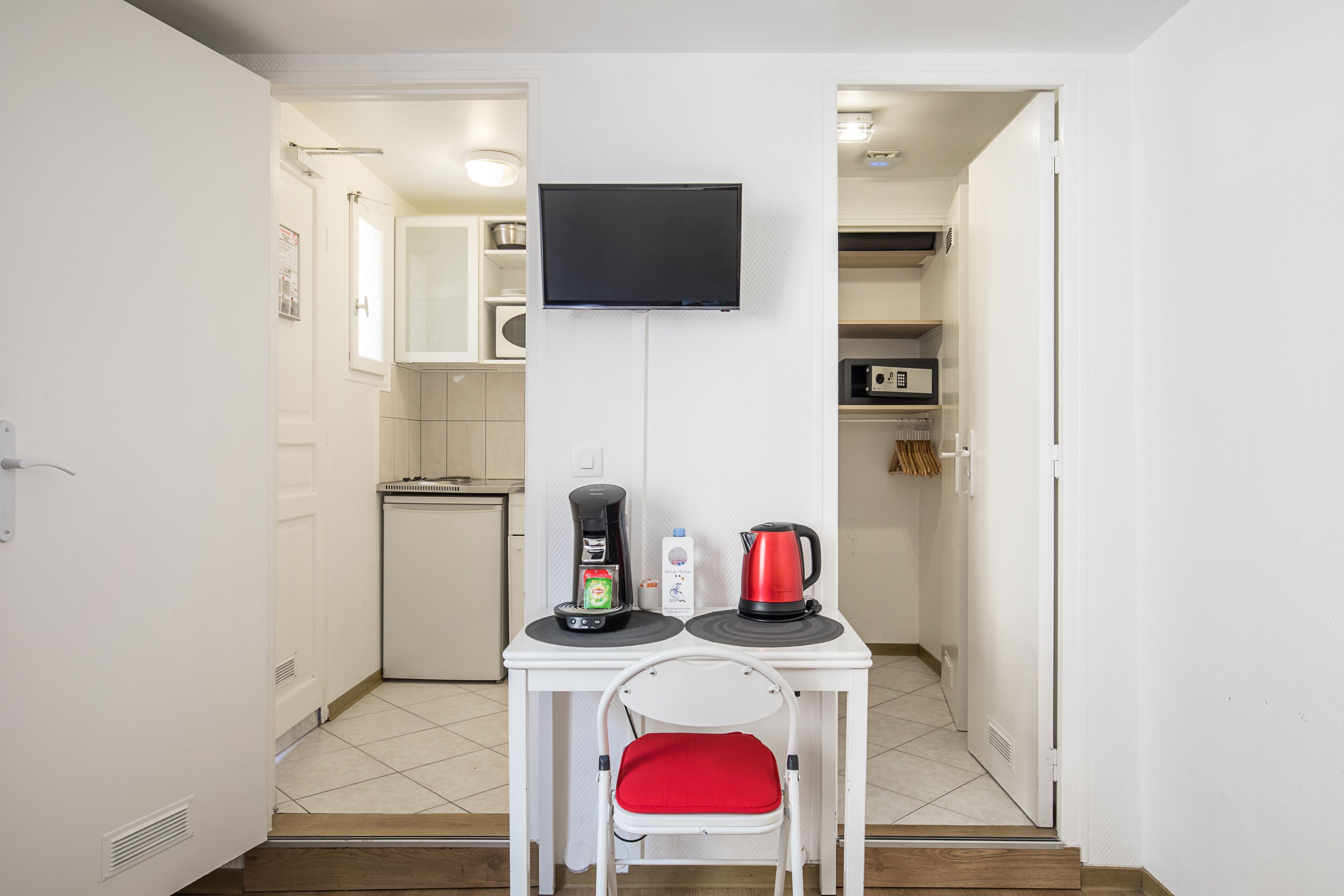 superior twin room, kitchenette | private kitchen | fridge, microwave, stovetop, espresso maker