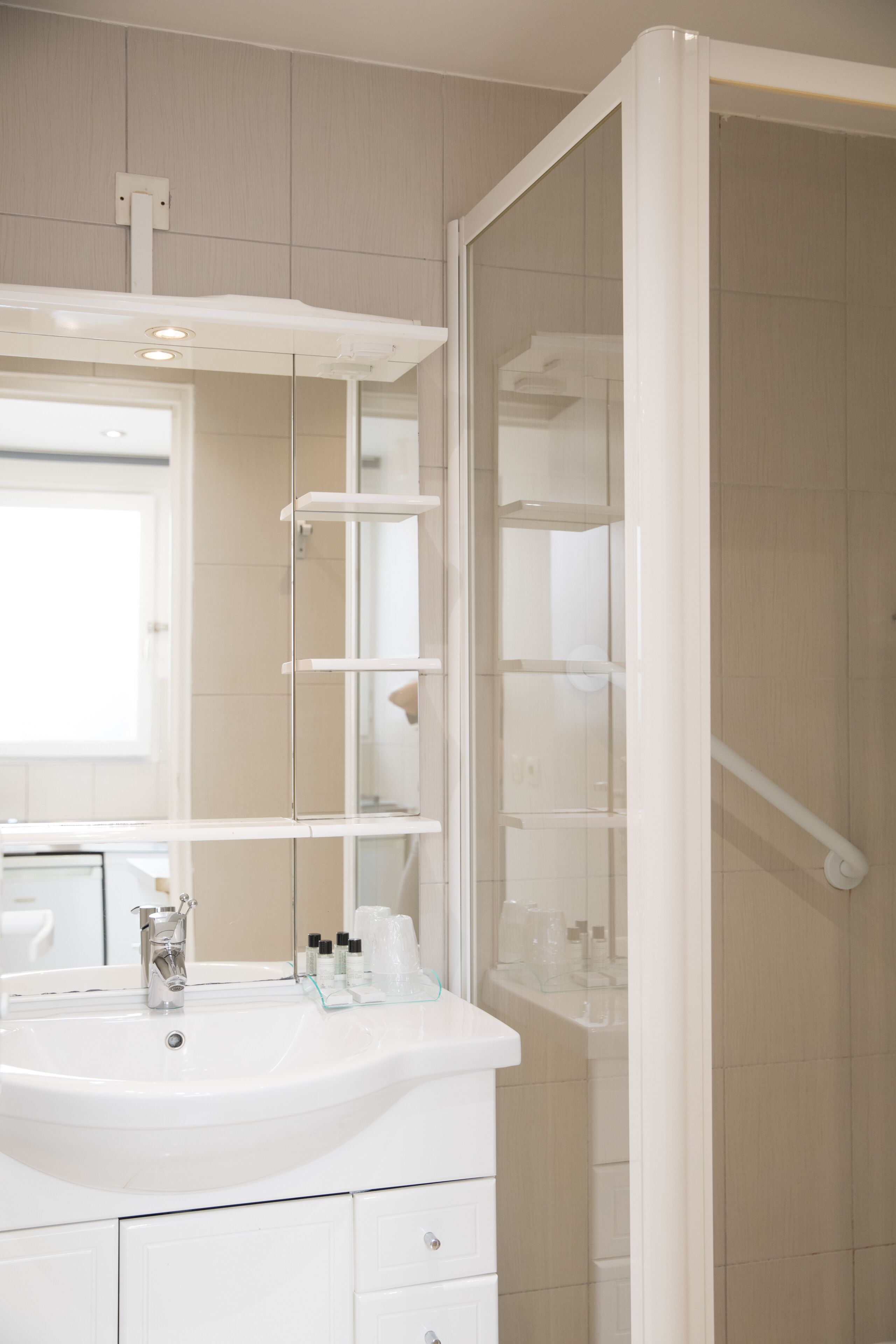 superior double room, kitchenette | bathroom | shower, free toiletries, hair dryer, towels