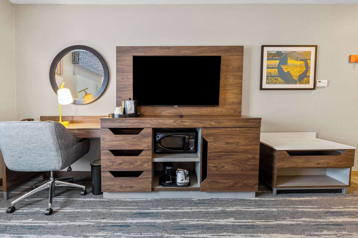 in-room safe, blackout curtains, free cots/infant beds