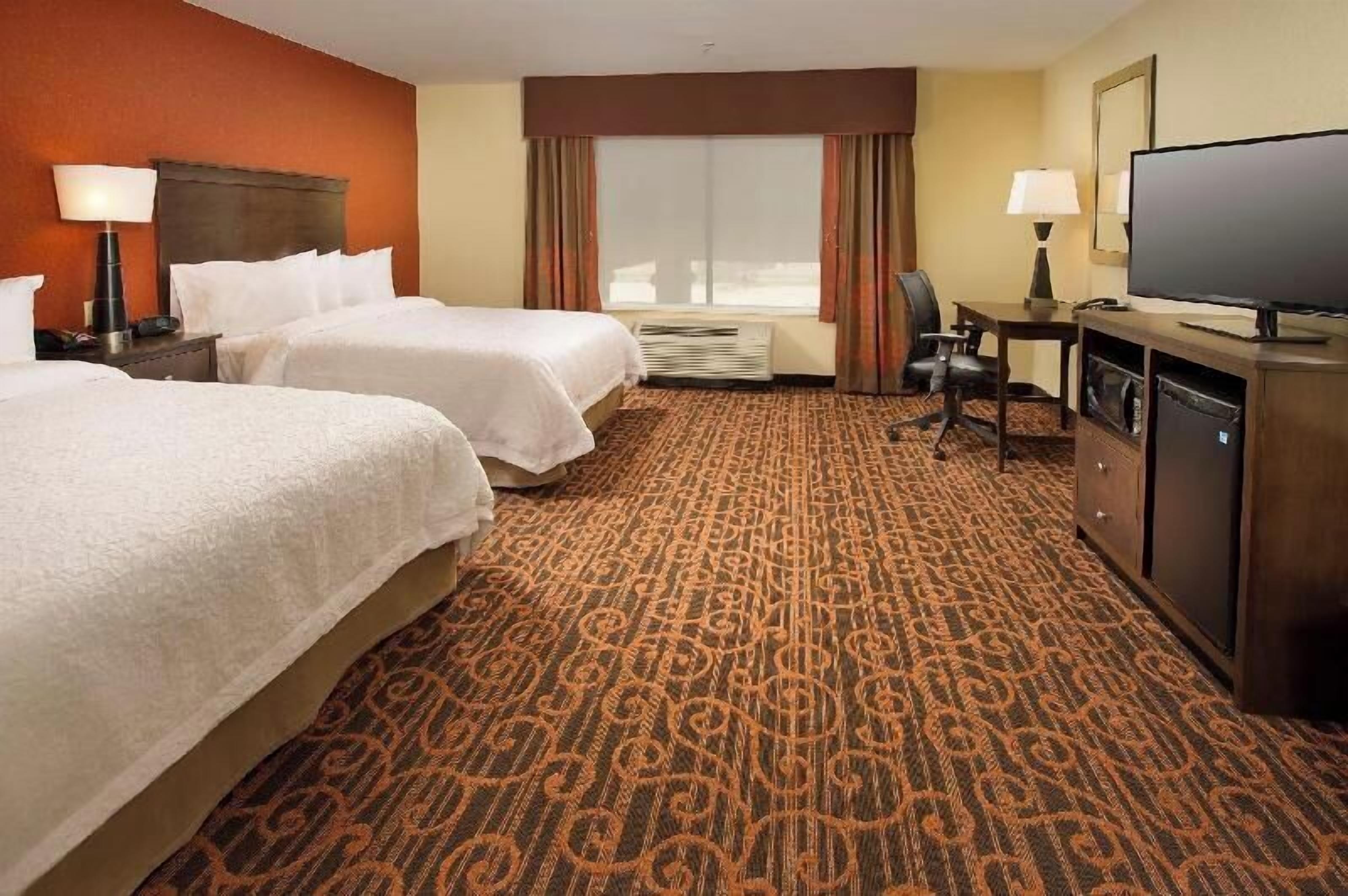 In-room safe, blackout curtains, free cots/infant beds