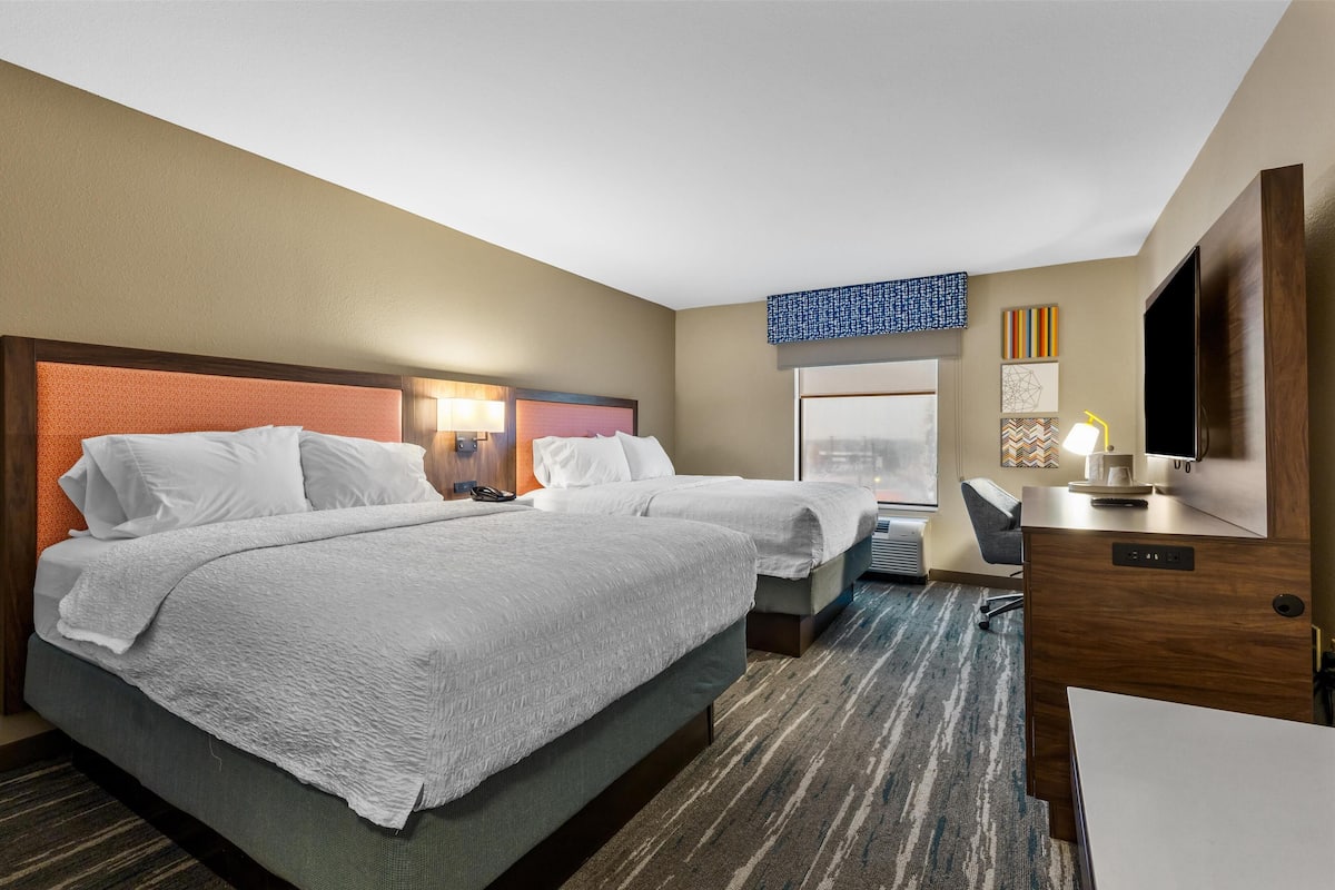In-room safe, blackout drapes, free cribs/infant beds