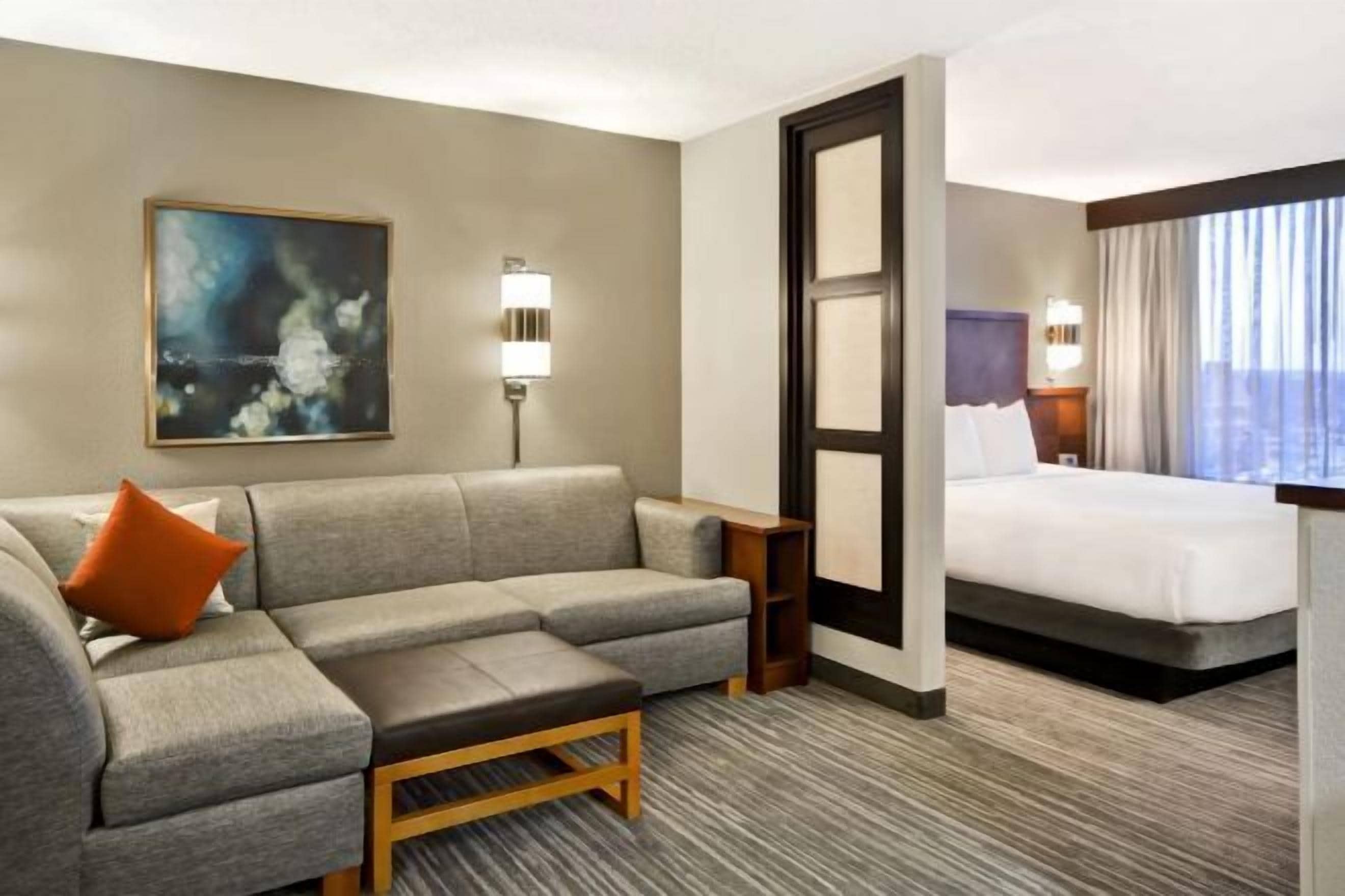 Premium bedding, in-room safe, desk, blackout curtains