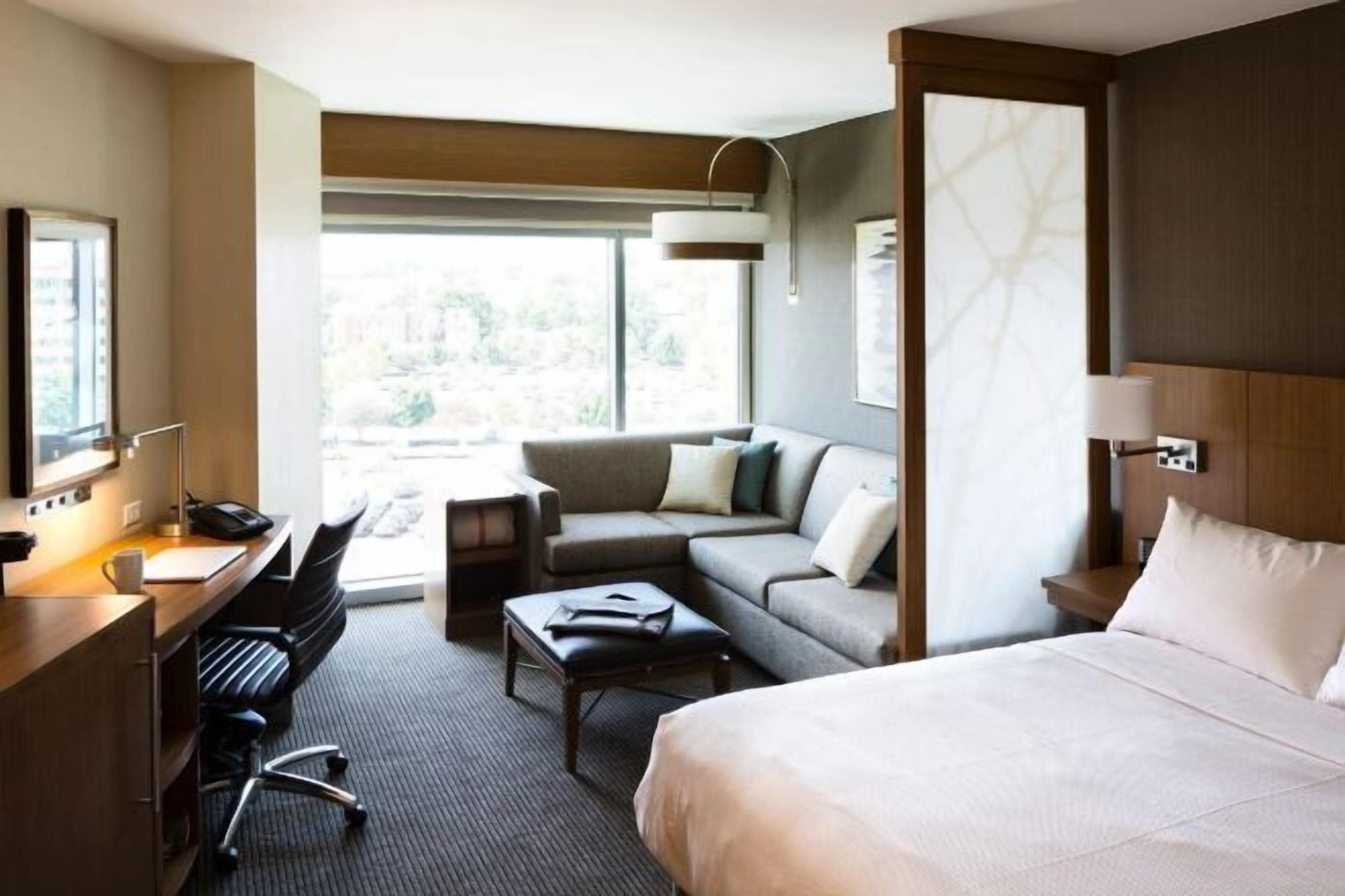 Premium bedding, in-room safe, desk, blackout curtains