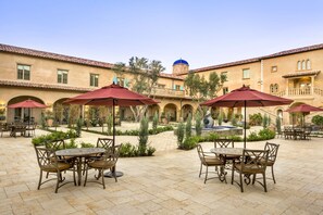 Courtyard - Allegretto Vineyard Resort Paso Robles (Paso Robles)