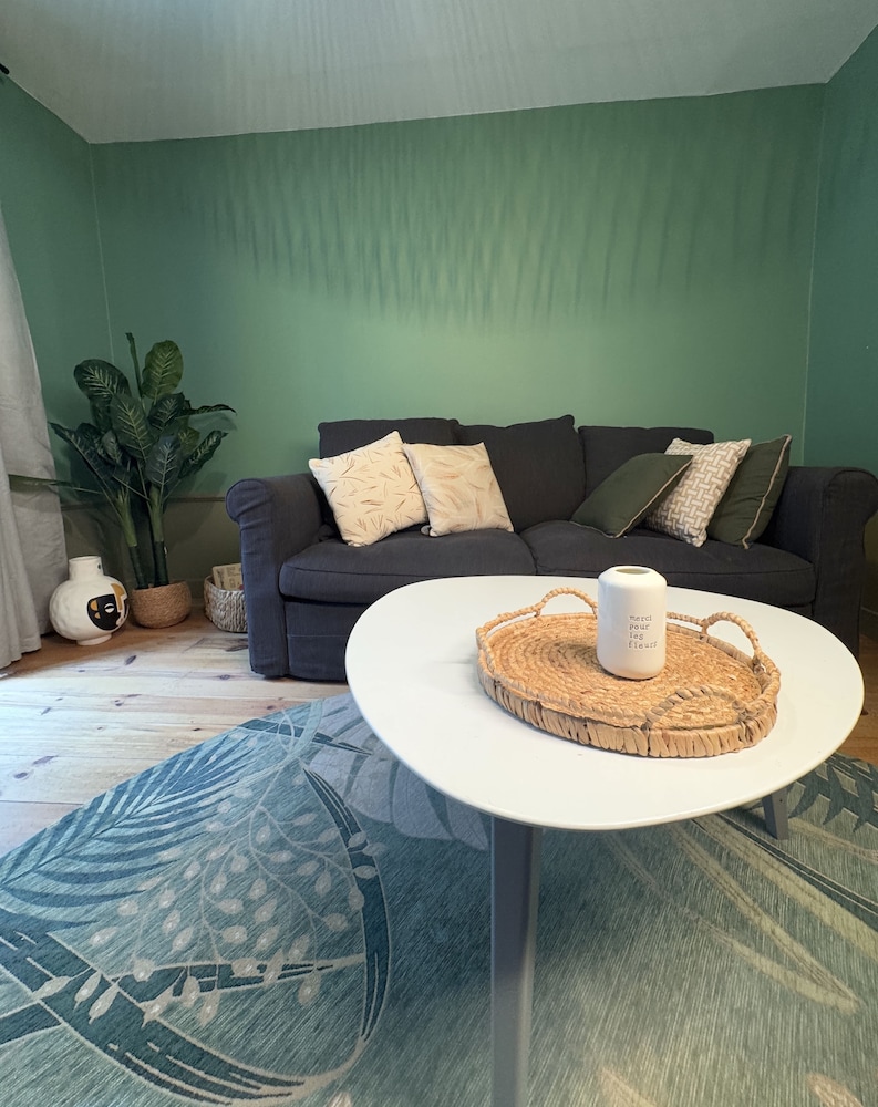 Le Village Montmartre by null