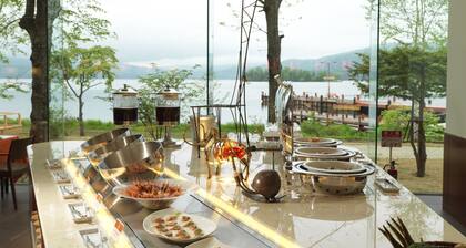 Lake Akan Tsuruga Wings