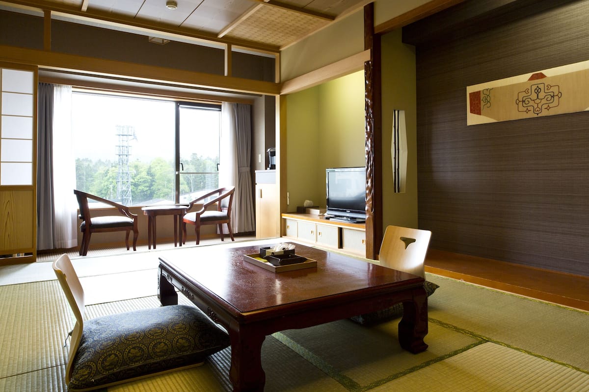 Traditionele kamer, niet-roken, uitzicht op bergen (Japanese Style Room with Modular Bath) | Een kluis op de kamer, verduisterende gordijnen, gratis wifi, beddengoed
