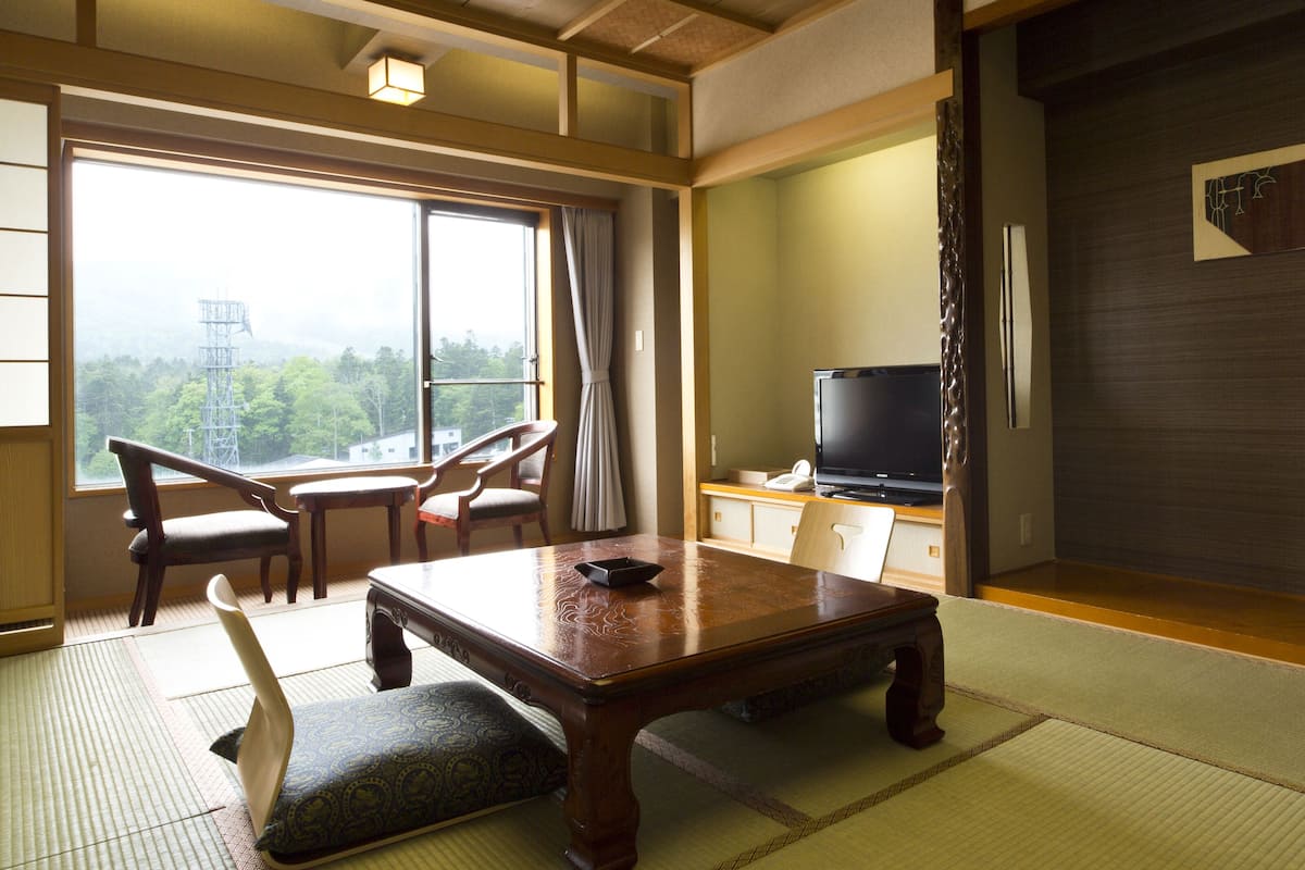 Traditionele kamer, niet-roken, uitzicht op bergen (Japanese Style Room) | Een kluis op de kamer, verduisterende gordijnen, gratis wifi, beddengoed