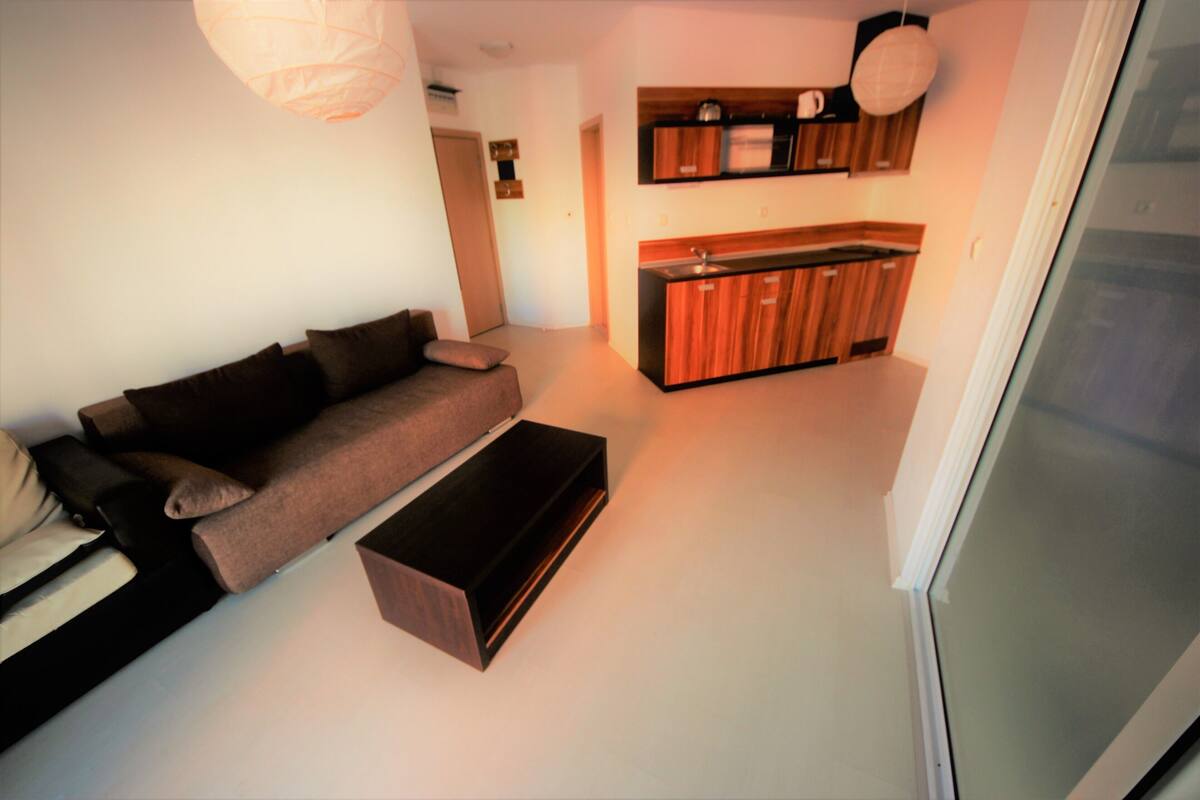 Individually furnished, WiFi, bed sheets