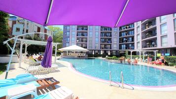 Seasonal outdoor pool