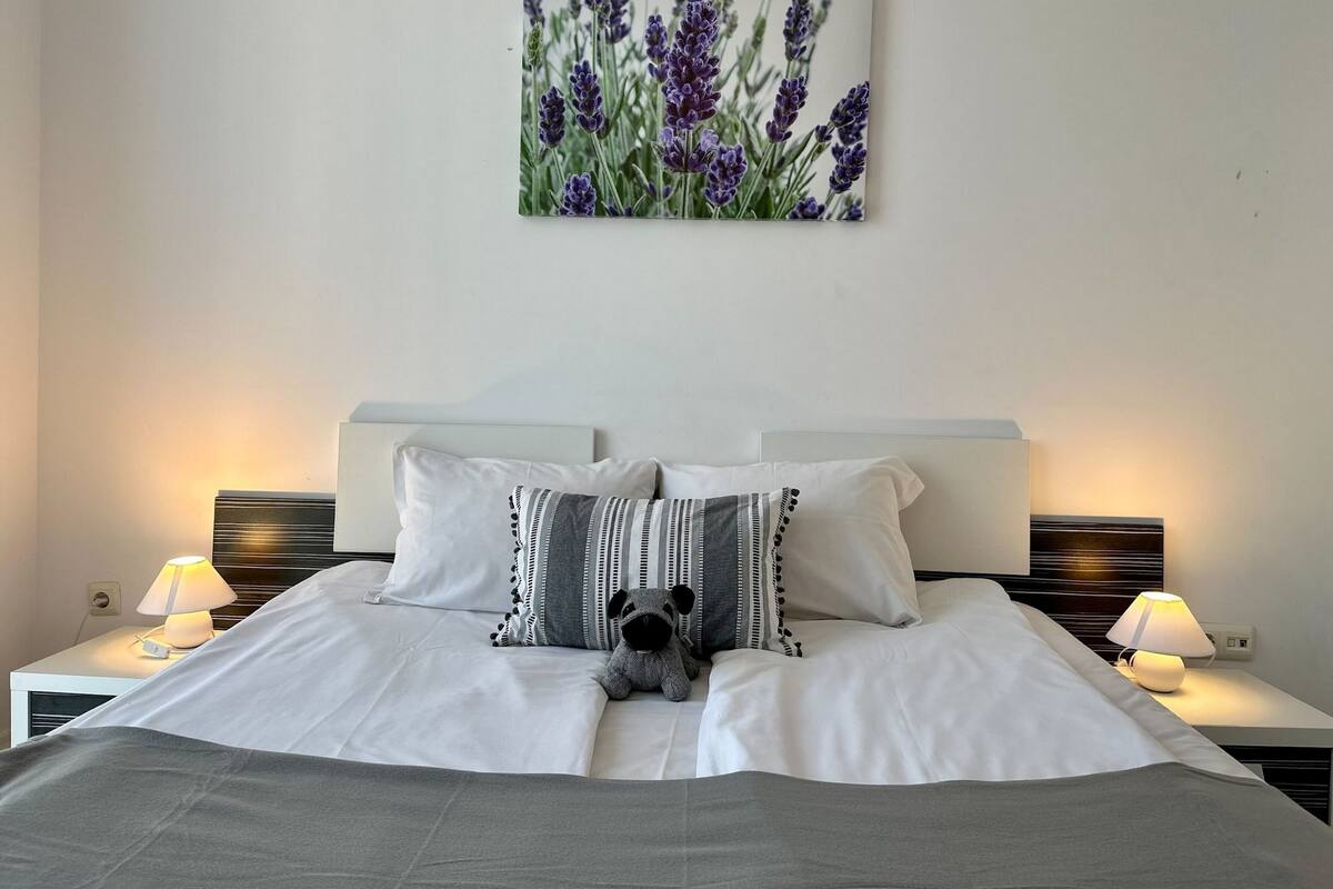 Individually furnished, WiFi, bed sheets