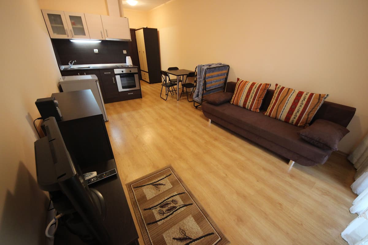 Comfort Studio, Balcony | WiFi (surcharge), bed sheets