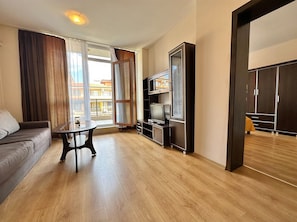 Family Apartment | Living room | TV