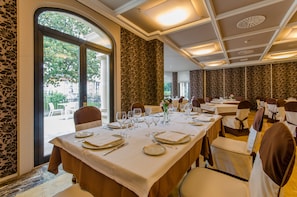Local and international cuisine
