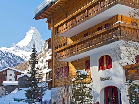 Front of property. Alpenblick