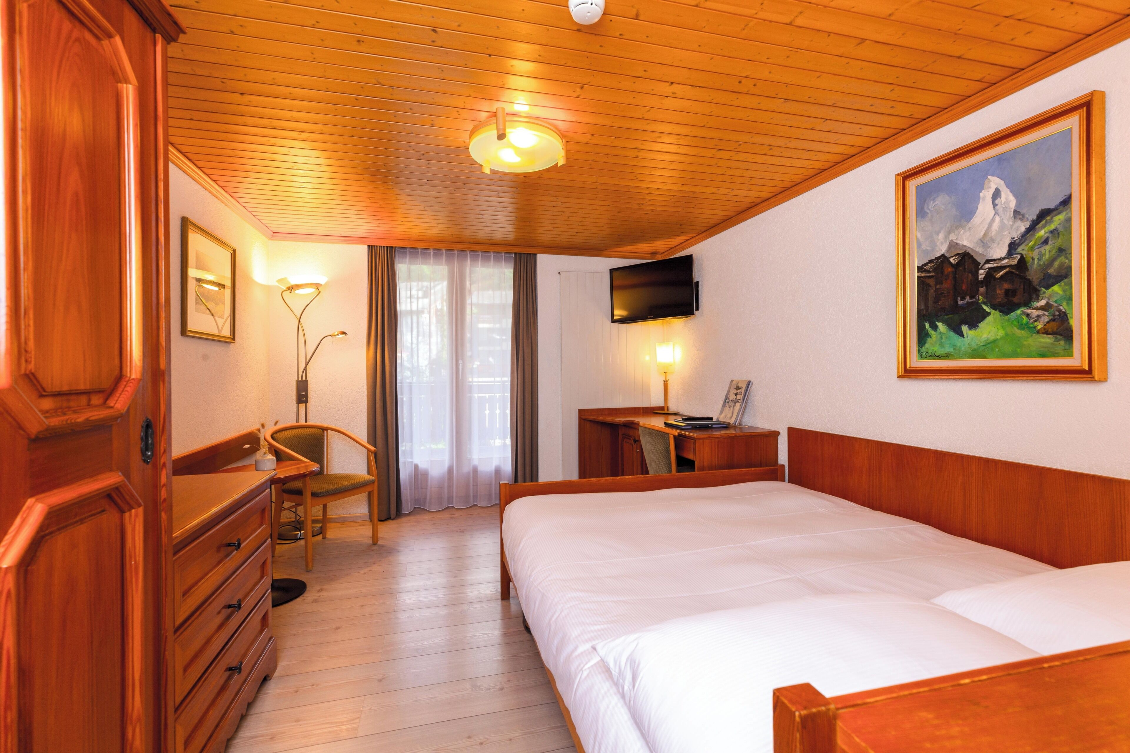 Double room with grandlit and terrace | Hypo-allergenic bedding, in-room safe, desk, laptop workspace