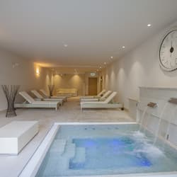 Espace de soins pour les couples, sauna, bain à remous, hammam, hammam