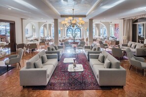 2 restaurants, breakfast, lunch, dinner served; Mediterranean cuisine - Parkhotel Delta Wellbeing Resort Ascona (Ascona)