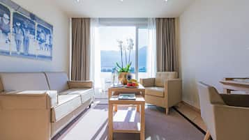 Frette Italian sheets, premium bedding, down comforters, minibar