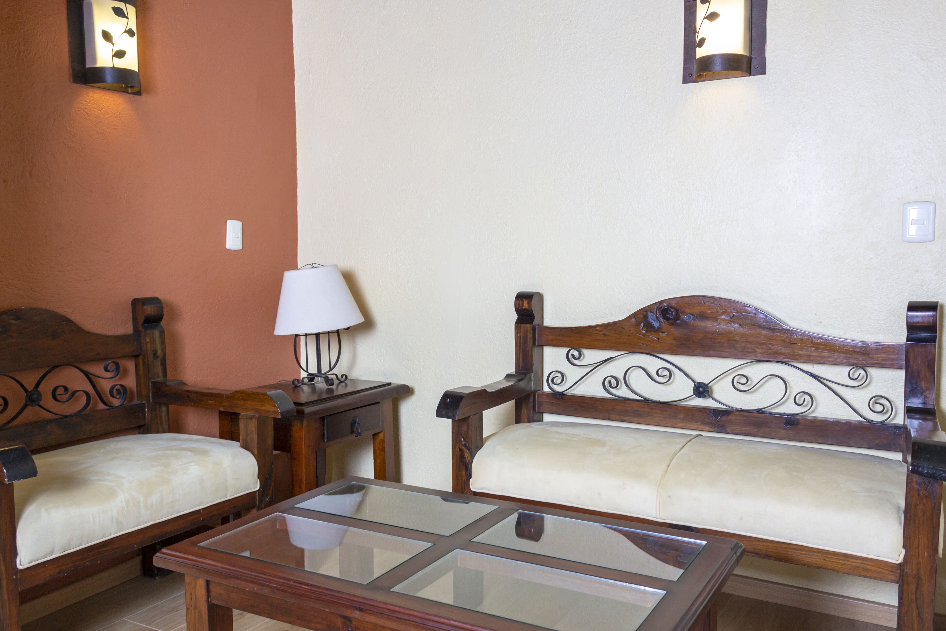 junior room | 1 bedroom, in-room safe, blackout curtains, iron/ironing board