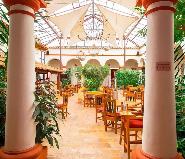 International cuisine - Hotel Plaza Magnolias (San Cristóbal de las Casas)