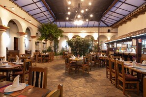 International cuisine - Hotel Plaza Magnolias (San Cristóbal de las Casas)