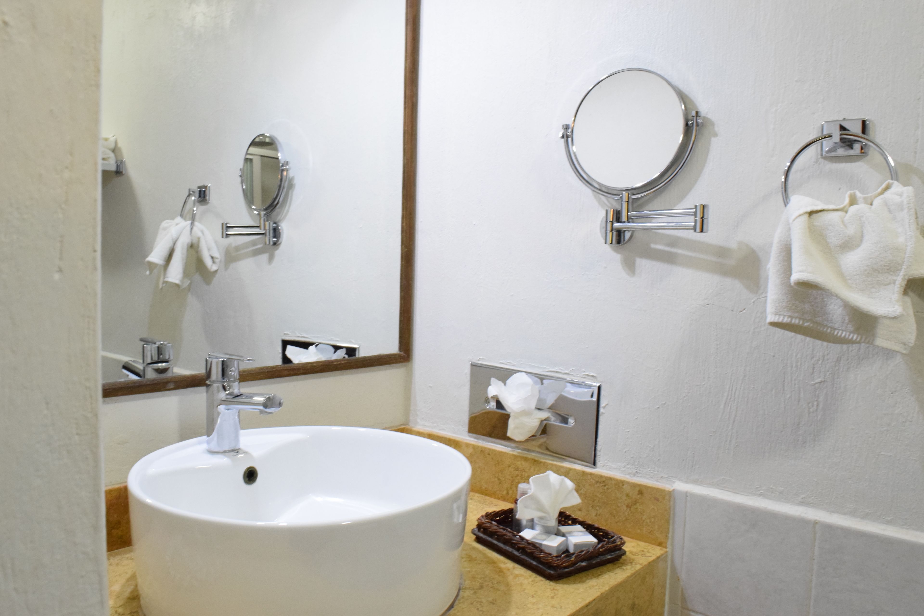 shower, rainfall showerhead, free toiletries, hair dryer