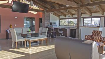 Cobertura luxo, 2 quartos | Terraço/pátio
