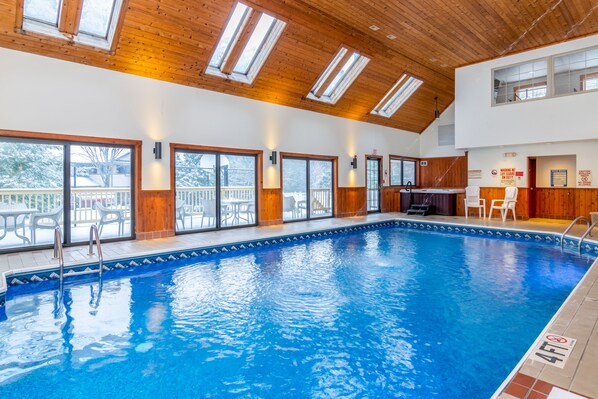 Indoor pool, seasonal outdoor pool, pool loungers