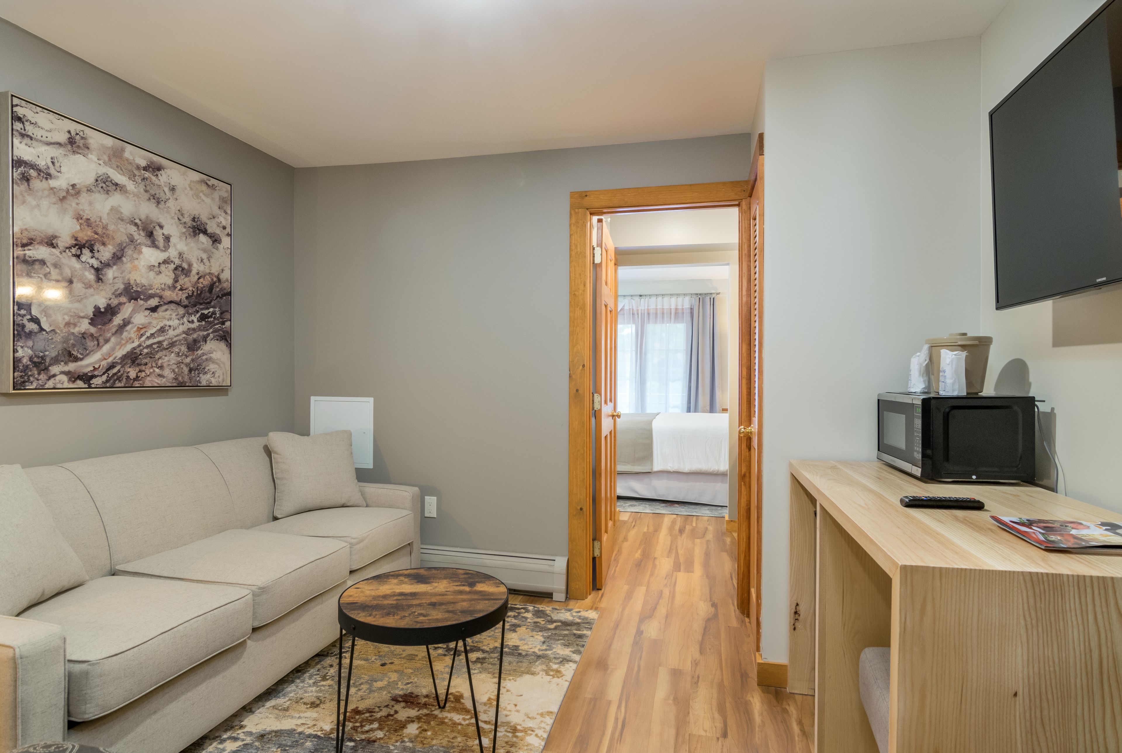 one queen suite with fireplace | 1 bedroom, pillow-top beds, iron/ironing board, free wifi