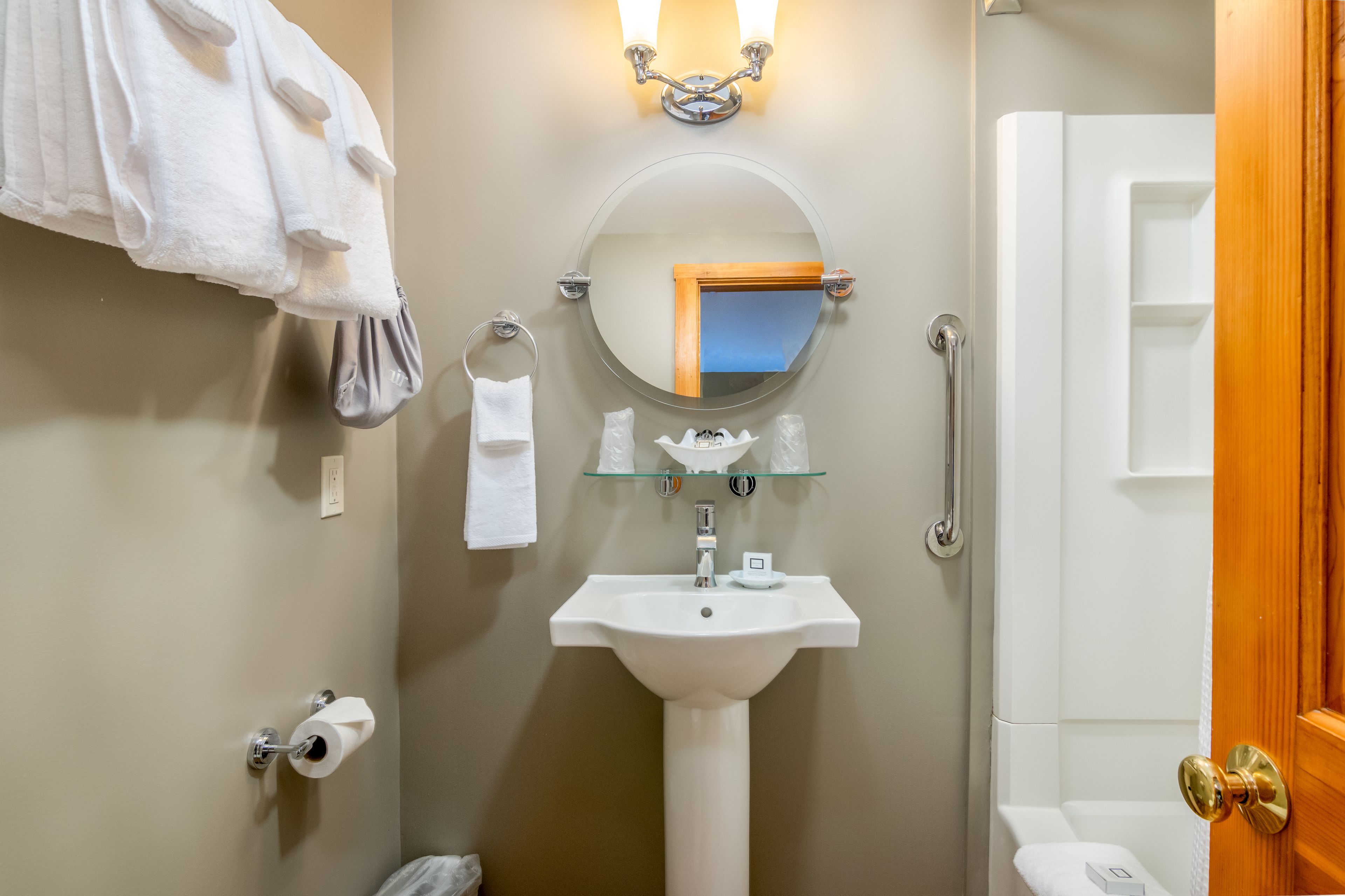Photo - Grey Fox Inn
