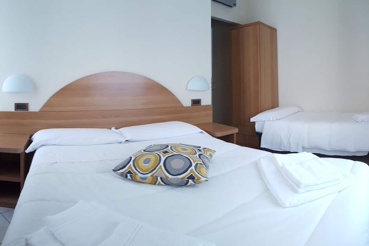 Dreibettzimmer