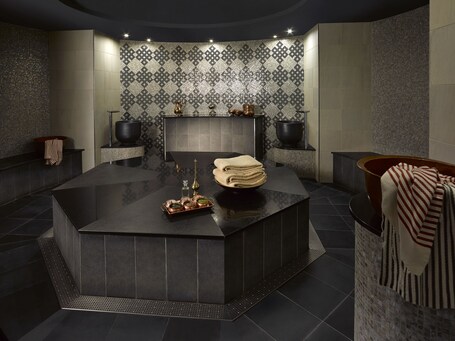 Shangri La Hotel Apartments Qaryat Al Beri - Image 8