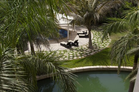 Shangri La Hotel Apartments Qaryat Al Beri - Image 23