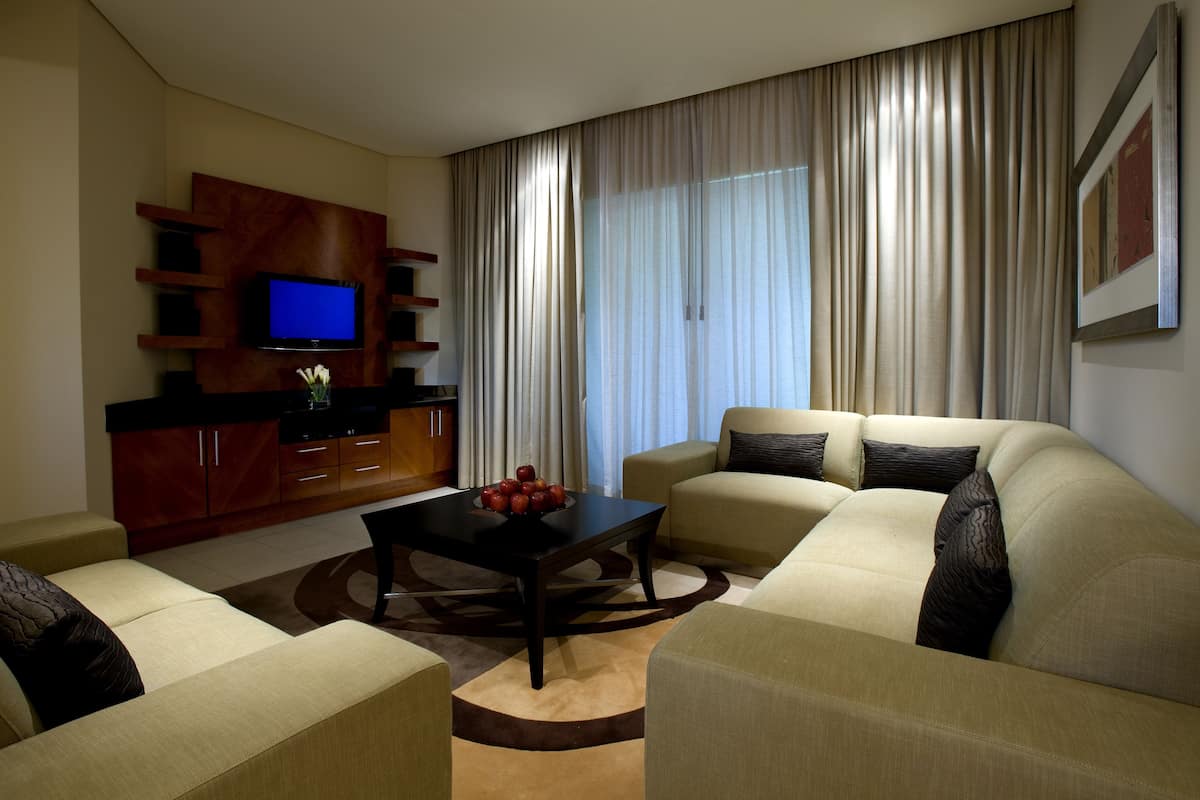 apartment, 2 bedrooms | living room | 32-inch lcd tv with satellite channels, tv