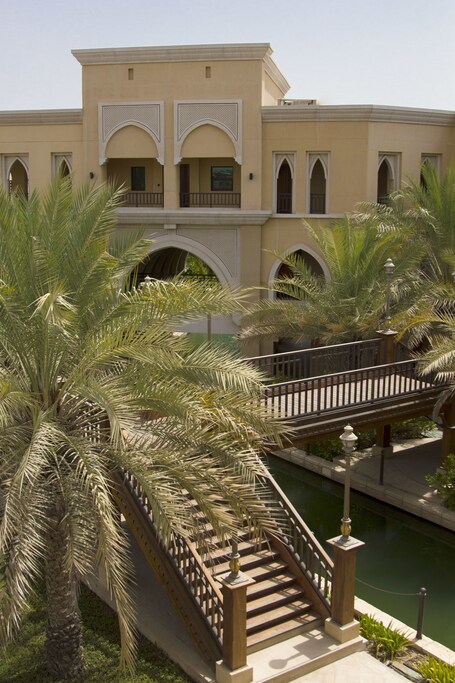 Shangri La Hotel Apartments Qaryat Al Beri - Image 33