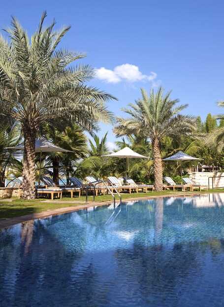 Shangri La Hotel Apartments Qaryat Al Beri - Image 36