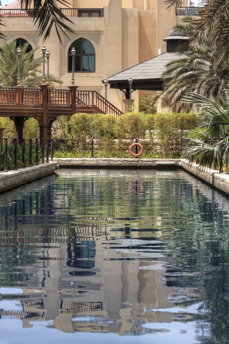 Shangri La Hotel Apartments Qaryat Al Beri - Image 27