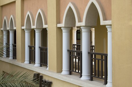Shangri La Hotel Apartments Qaryat Al Beri - Image 21