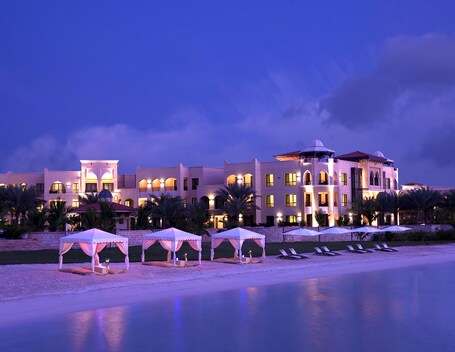 Shangri La Hotel Apartments Qaryat Al Beri - Image 15