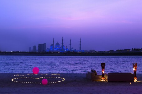 Shangri La Hotel Apartments Qaryat Al Beri - Image 3
